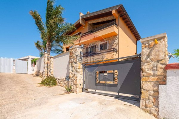 casa indipendente in vendita ad Ispica