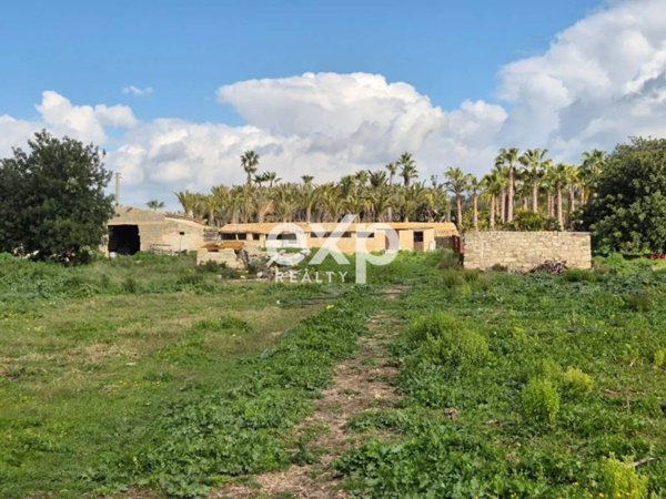 casa indipendente in vendita ad Ispica in zona Santa Maria del Focallo