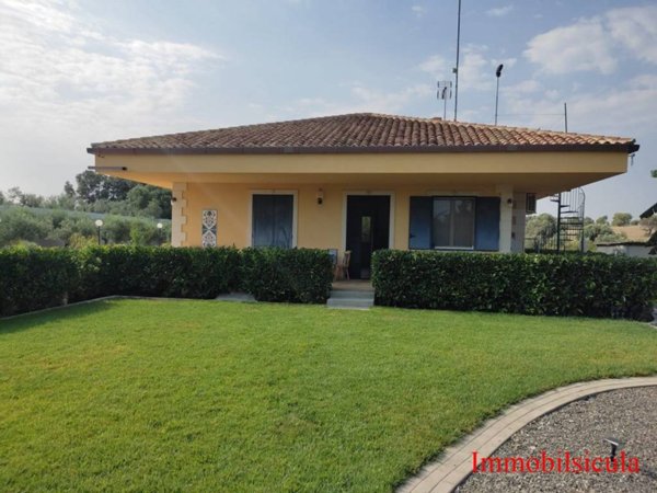 casa indipendente in vendita ad Ispica