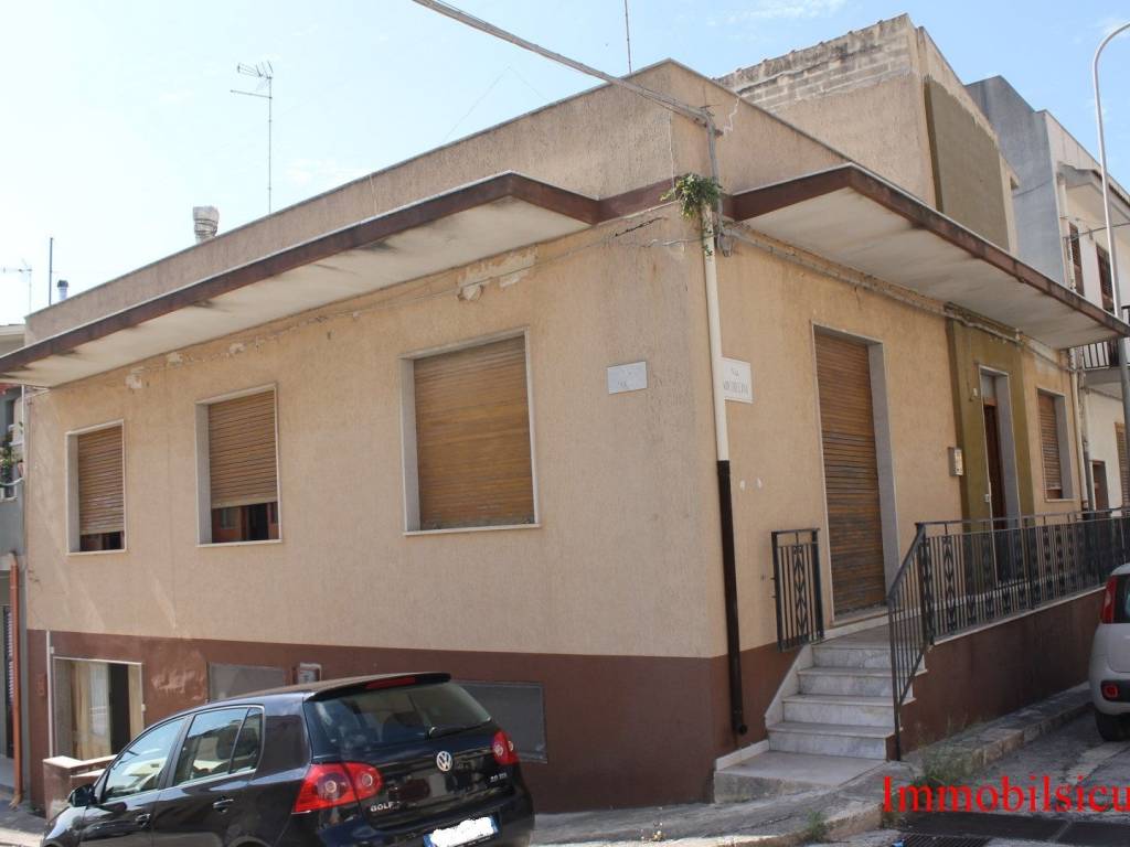 casa indipendente in vendita ad Ispica