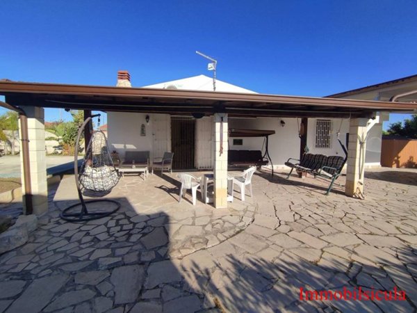 casa indipendente in vendita ad Ispica in zona Santa Maria del Focallo