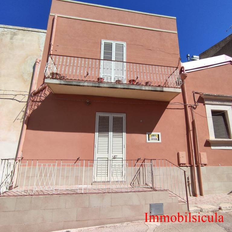casa indipendente in vendita ad Ispica