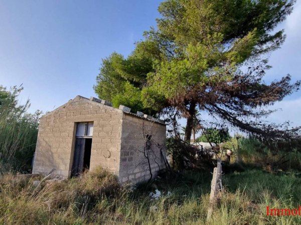 casa indipendente in vendita ad Ispica in zona Santa Maria del Focallo