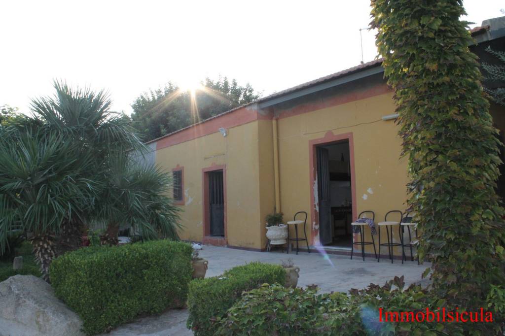 casa indipendente in vendita ad Ispica