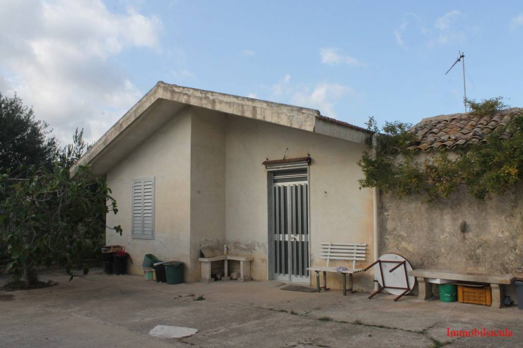 casa indipendente in vendita ad Ispica