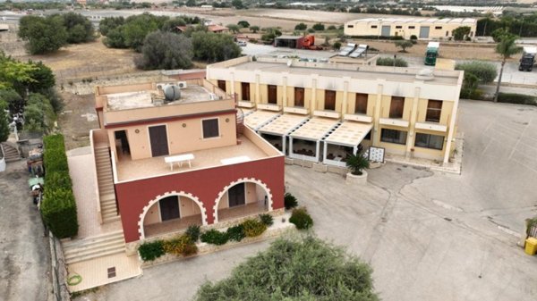 negozio in vendita ad Ispica in zona Santa Maria del Focallo