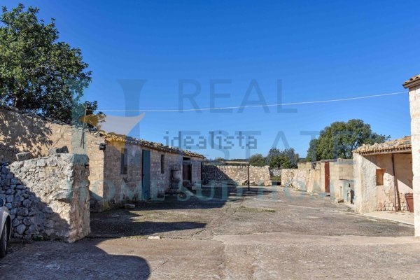 casa indipendente in vendita ad Ispica