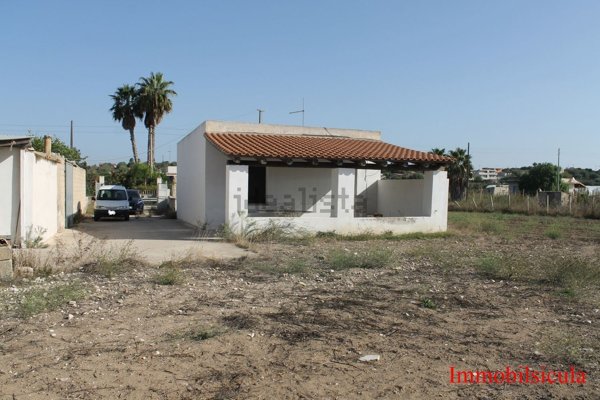 casa indipendente in vendita ad Ispica in zona Santa Maria del Focallo