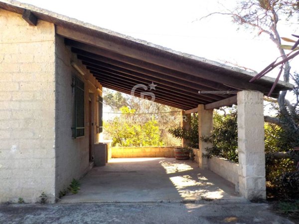 casa indipendente in vendita ad Ispica in zona Santa Maria del Focallo