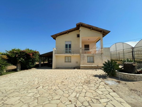 casa indipendente in vendita ad Ispica