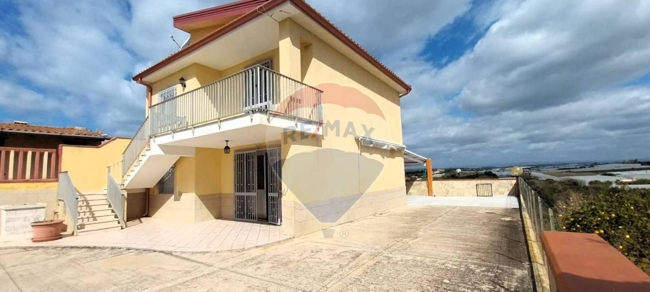 casa indipendente in vendita ad Ispica in zona Santa Maria del Focallo