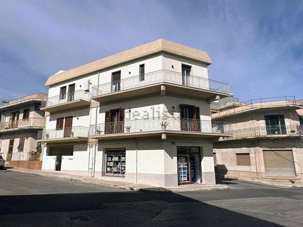 locale commerciale in vendita ad Ispica