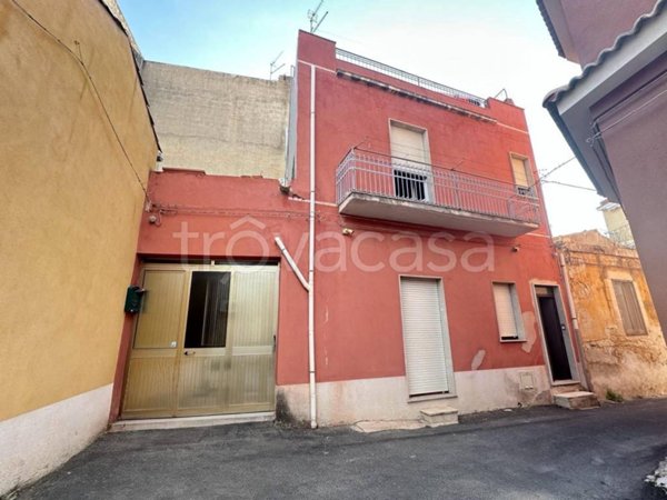 casa indipendente in vendita ad Ispica