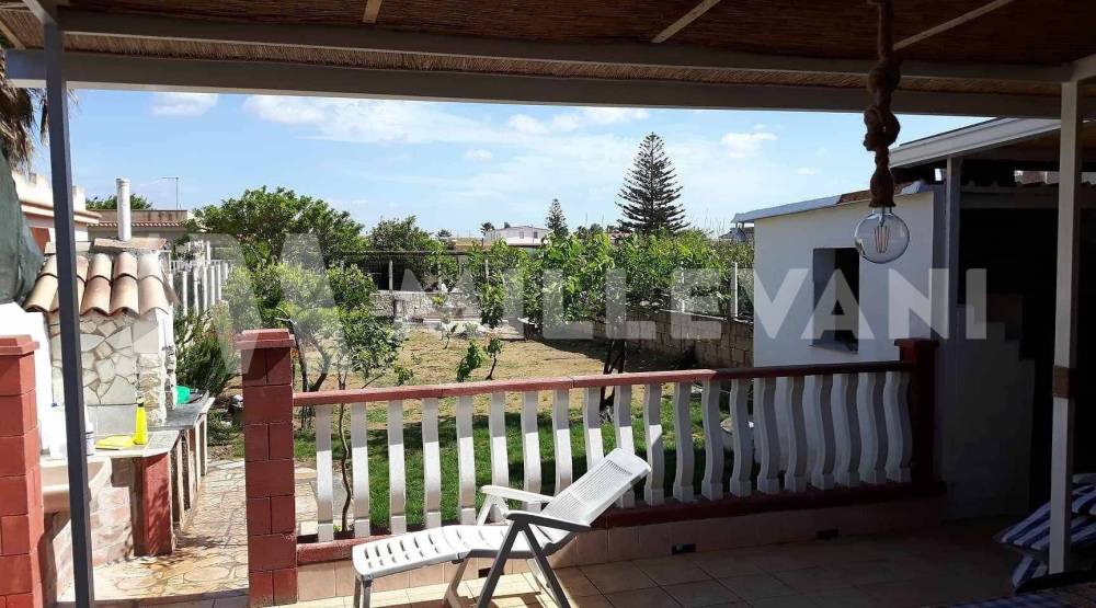 casa indipendente in vendita ad Ispica in zona Santa Maria del Focallo