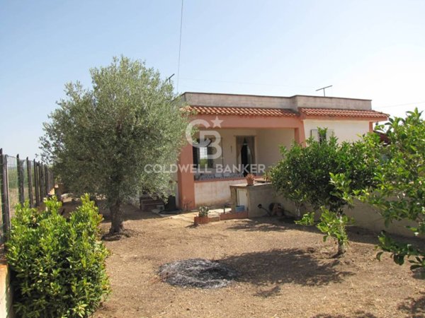 casa indipendente in vendita ad Ispica in zona Santa Maria del Focallo