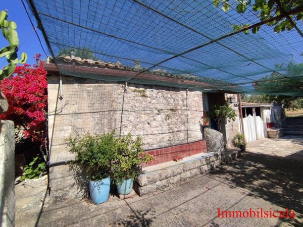 casa indipendente in vendita ad Ispica