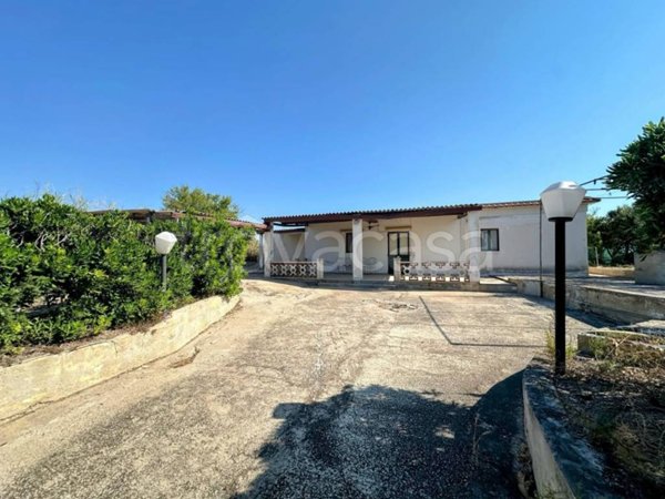 casa indipendente in vendita ad Ispica in zona Santa Maria del Focallo