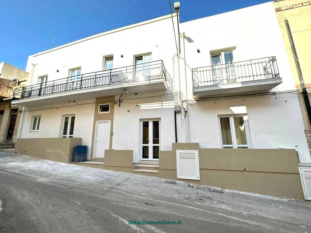 casa indipendente in vendita ad Ispica