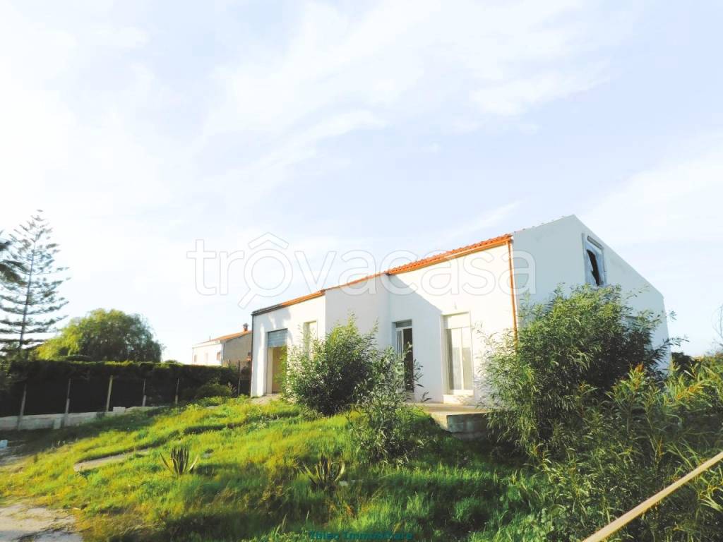 casa indipendente in vendita ad Ispica in zona Santa Maria del Focallo