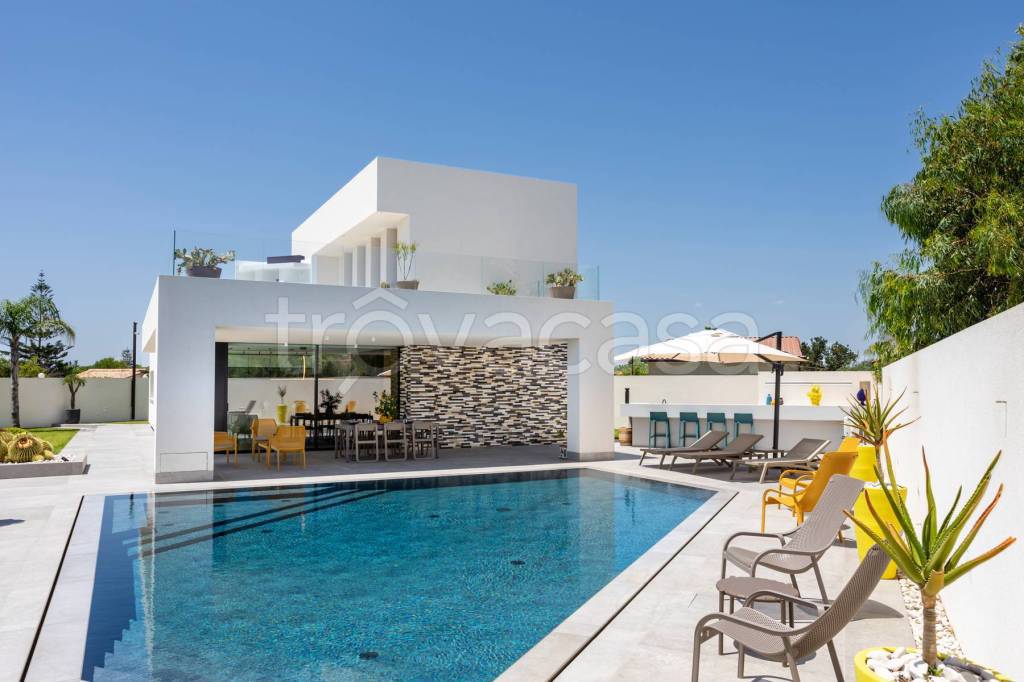 casa indipendente in vendita ad Ispica in zona Santa Maria del Focallo