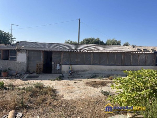 casa indipendente in vendita ad Ispica in zona Santa Maria del Focallo
