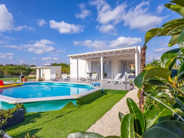 casa indipendente in vendita ad Ispica in zona Santa Maria del Focallo