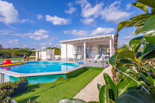 casa indipendente in vendita ad Ispica in zona Santa Maria del Focallo