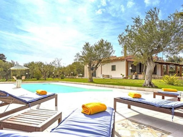 casa indipendente in vendita ad Ispica in zona Santa Maria del Focallo