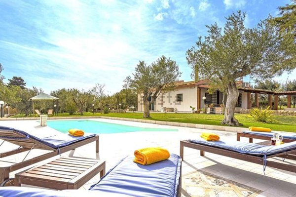 casa indipendente in vendita ad Ispica in zona Santa Maria del Focallo