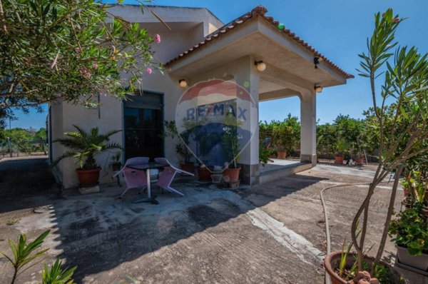 casa indipendente in vendita ad Ispica