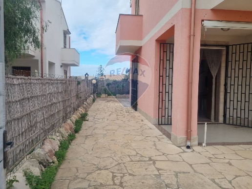 casa indipendente in vendita ad Ispica in zona Santa Maria del Focallo