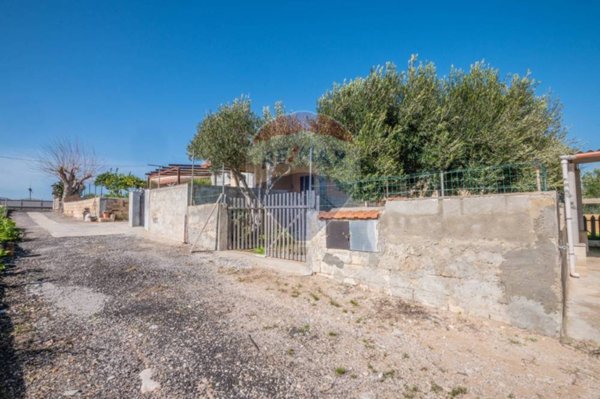 casa indipendente in vendita ad Ispica
