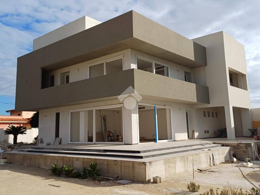 casa indipendente in vendita ad Ispica in zona Santa Maria del Focallo