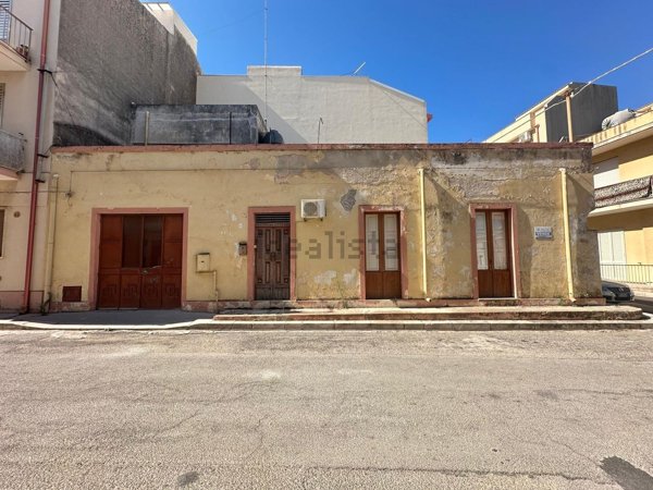 casa indipendente in vendita ad Ispica