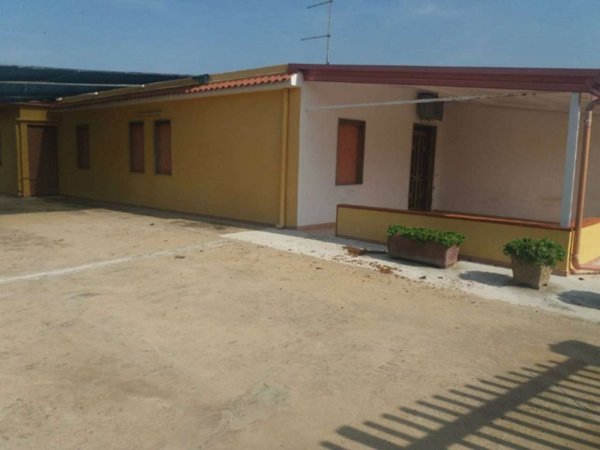 casa indipendente in vendita ad Ispica in zona Santa Maria del Focallo