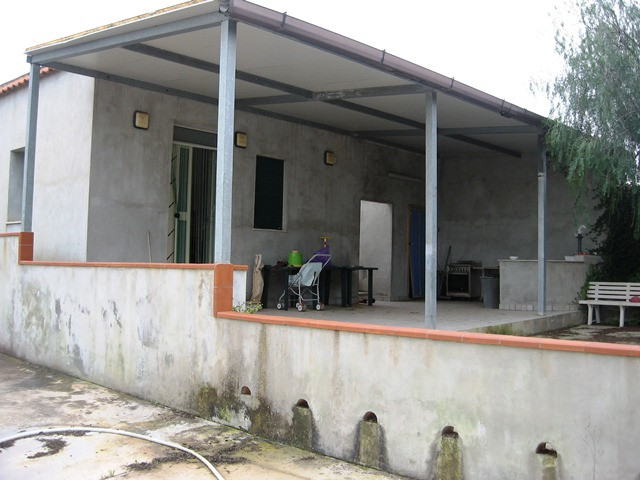 casa indipendente in vendita ad Ispica in zona Santa Maria del Focallo