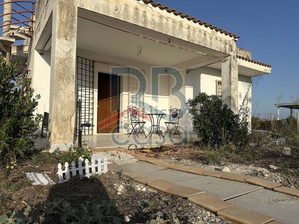 casa indipendente in vendita ad Ispica