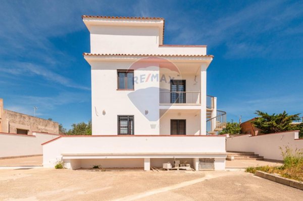casa indipendente in vendita ad Ispica in zona Santa Maria del Focallo