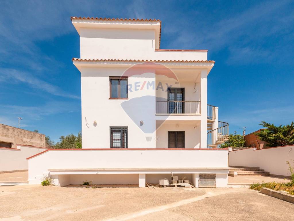 casa indipendente in vendita ad Ispica in zona Santa Maria del Focallo