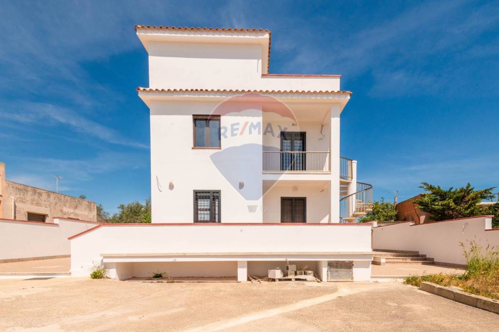 casa indipendente in vendita ad Ispica in zona Santa Maria del Focallo