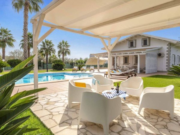 casa indipendente in vendita ad Ispica