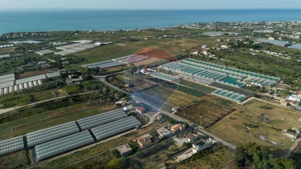 casa indipendente in vendita ad Ispica in zona Marina Marza