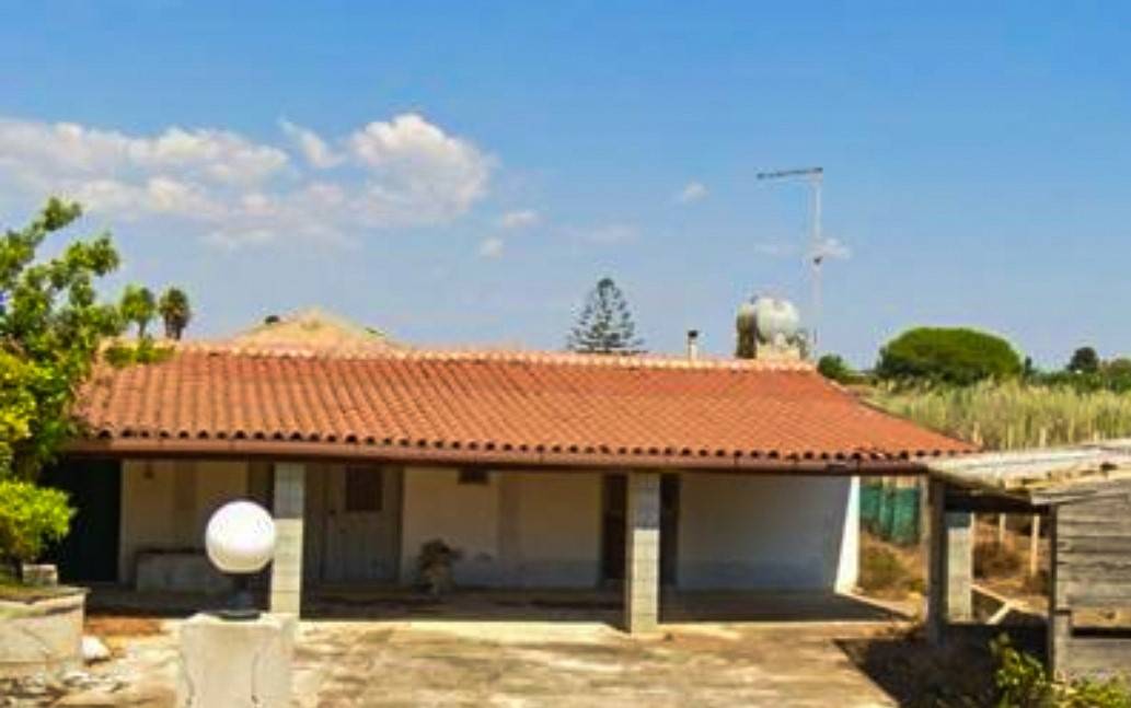 casa indipendente in vendita ad Ispica in zona Santa Maria del Focallo