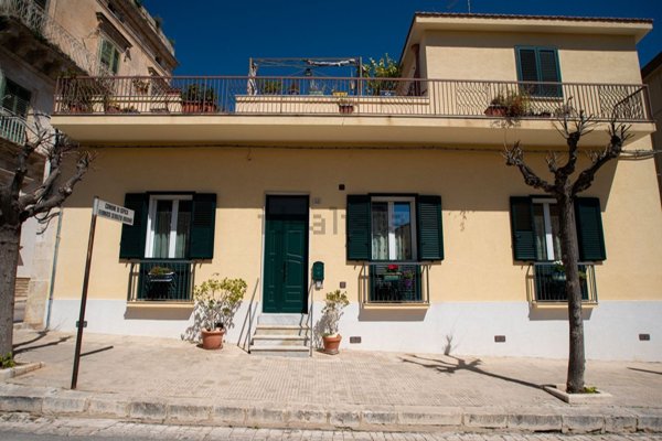 casa indipendente in vendita ad Ispica