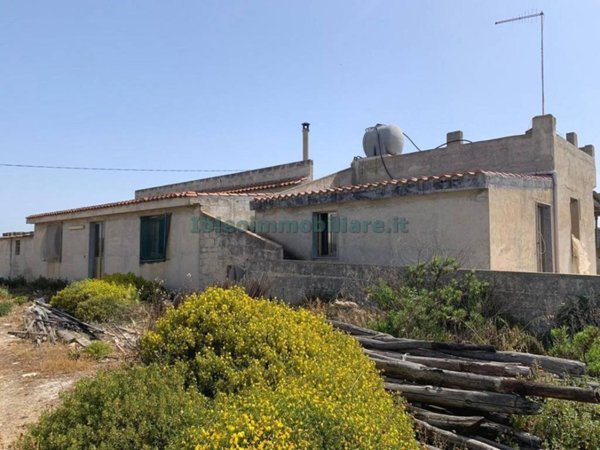 casa indipendente in vendita ad Ispica in zona Santa Maria del Focallo