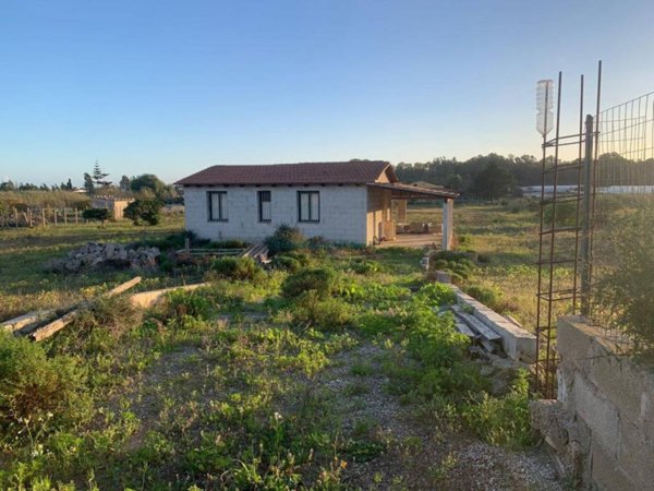 casa indipendente in vendita ad Ispica in zona Santa Maria del Focallo
