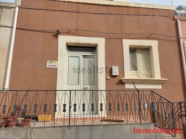 casa indipendente in vendita ad Ispica