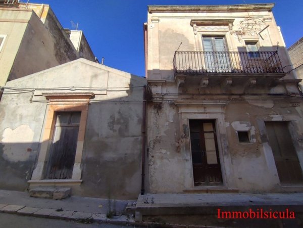 casa indipendente in vendita ad Ispica