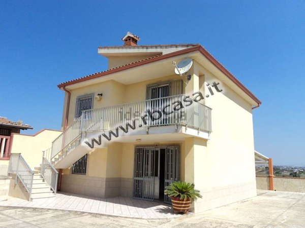 casa indipendente in vendita ad Ispica