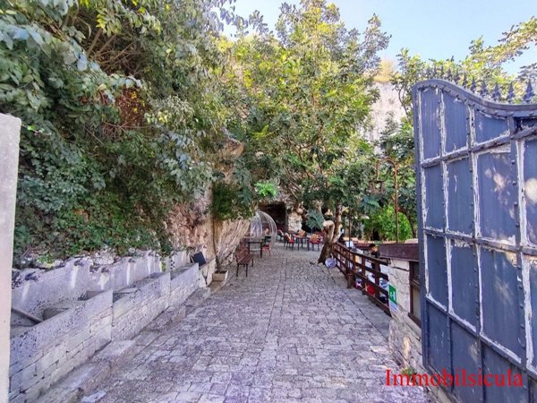 locale commerciale in vendita ad Ispica